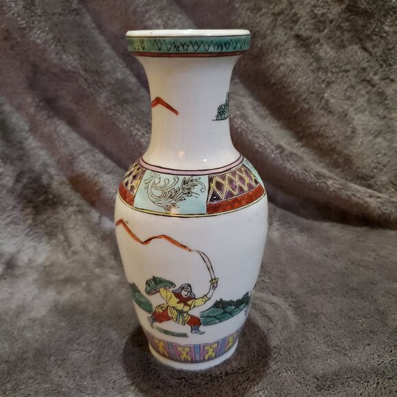 Chinese Famille Verte Porcelain Vase with Figural and Floral  Antique Dynasty Warriors Famille Verte Porcelain Vase 8.5” x 4\